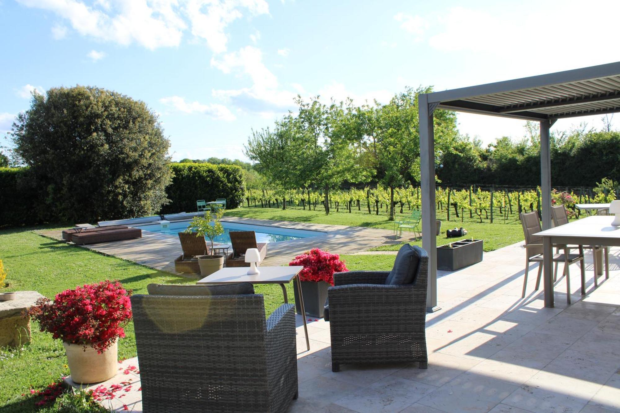Bed and Breakfast La Vigneraie De Laura Sainte-Colombe  Экстерьер фото